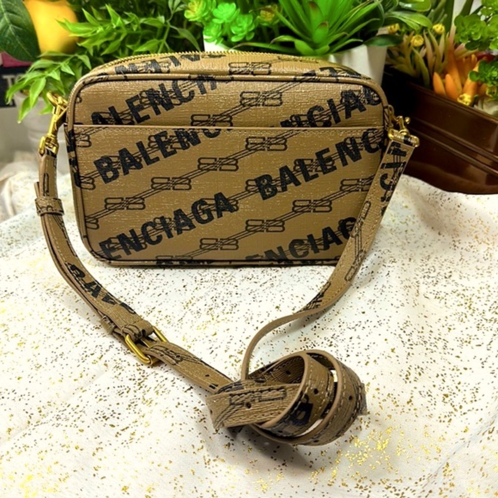 Balenciaga Camera Bag purse crossbody signature coated canvas - Picture 4 of 16